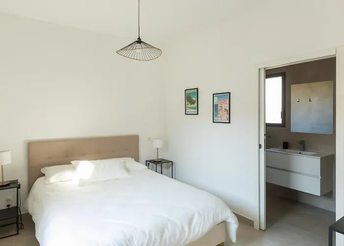 Avec Piscine וילה